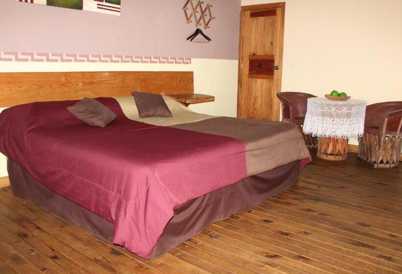 جناح جونيور مزوَّد بتراس, La Vieja Casona