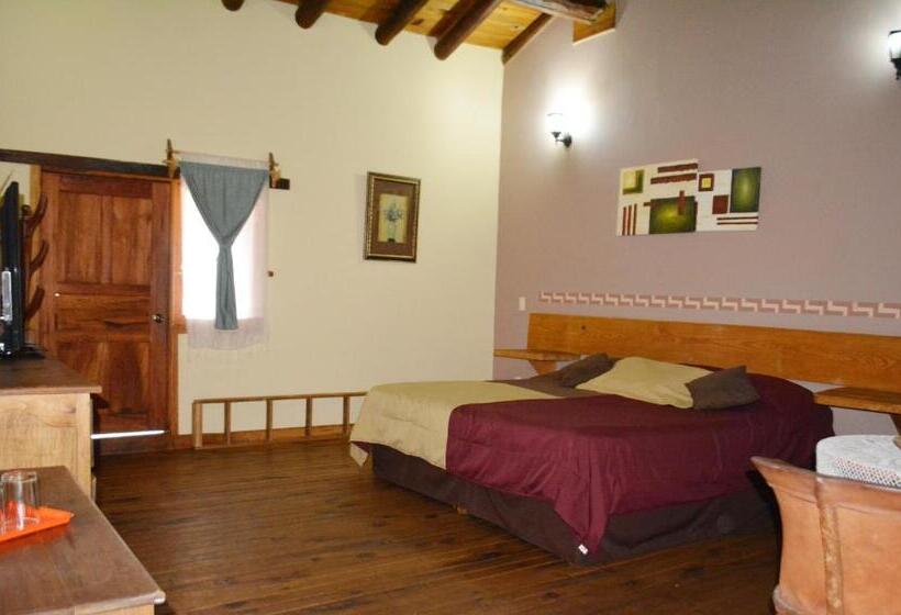 جناح جونيور مزوَّد بتراس, La Vieja Casona