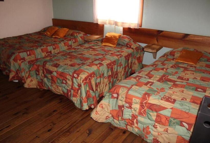 غرفة قياسية ثلاثية, La Vieja Casona