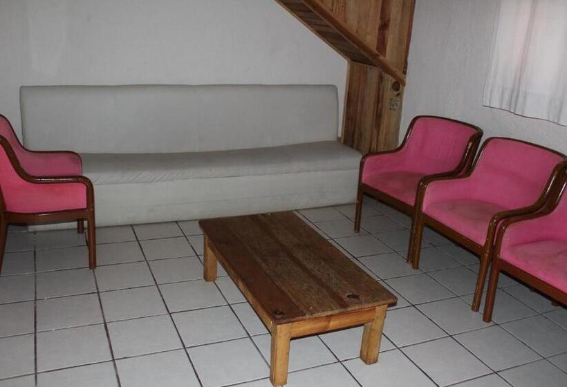 بنجلو قياسى غرفتين نوم, La Vieja Casona