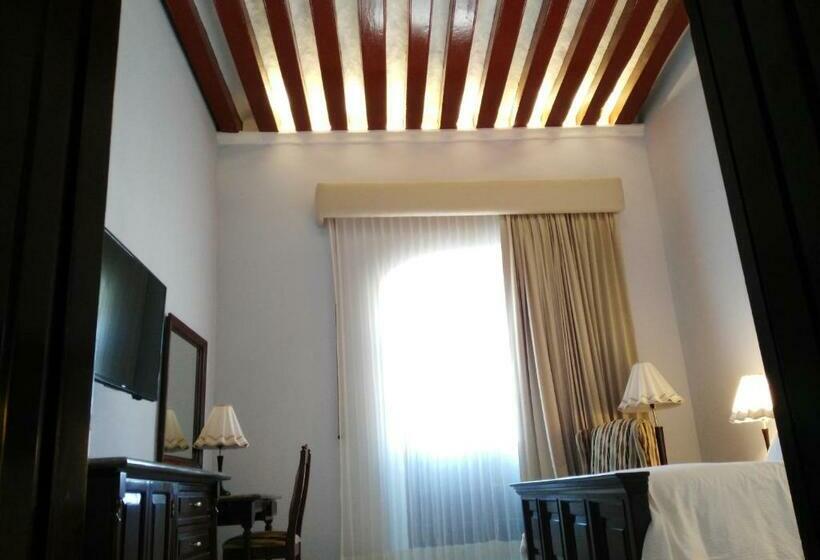 سوئیت با تخت بزرگ, Lopez Campeche