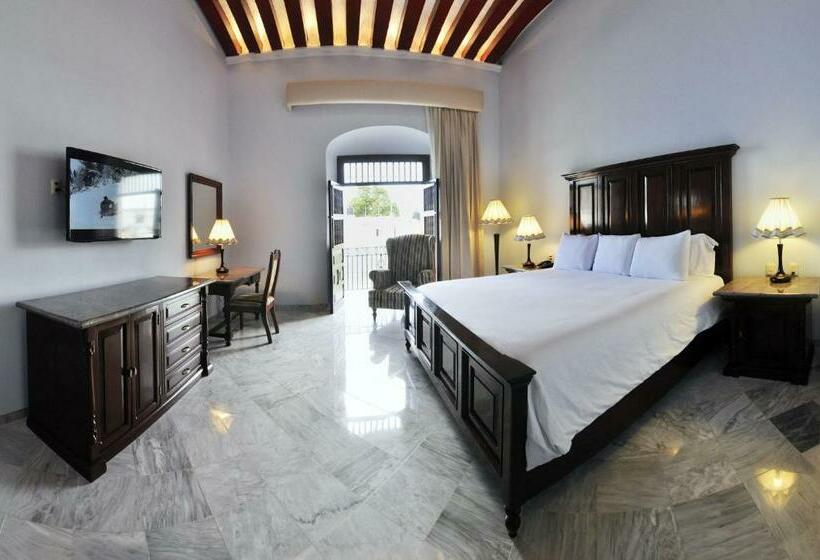 سوئیت با تخت بزرگ, Lopez Campeche