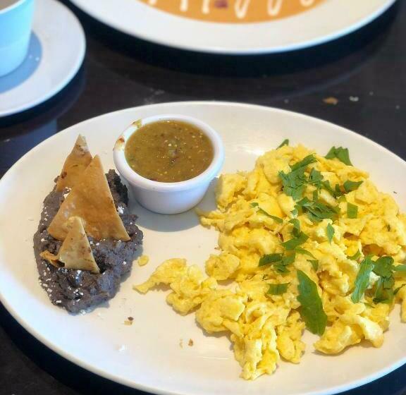 سوئیت با تخت بزرگ, Lopez Campeche