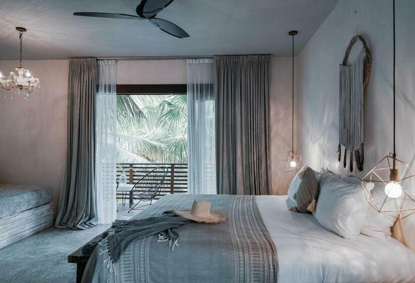 Deluxe Szoba Erkéllyel, Lula Seaside Boutique