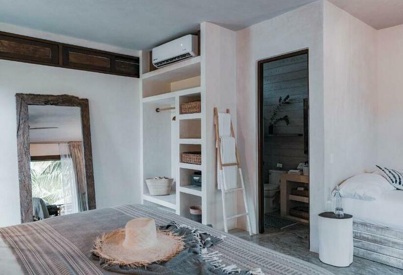 Deluxe Szoba Erkéllyel, Lula Seaside Boutique