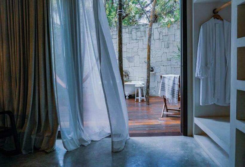 Deluxe Szoba Terasszal, Lula Seaside Boutique