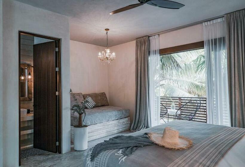 Deluxe Szoba Erkéllyel, Lula Seaside Boutique