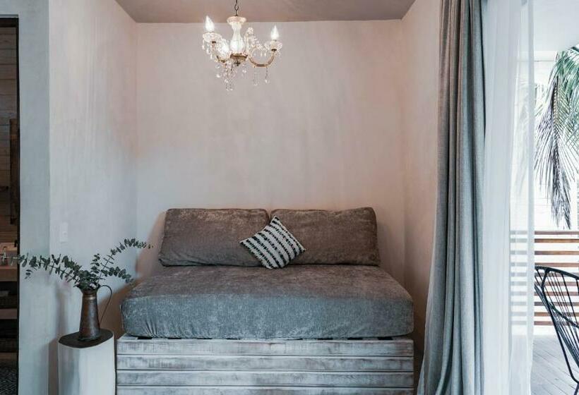 Deluxe Szoba Erkéllyel, Lula Seaside Boutique