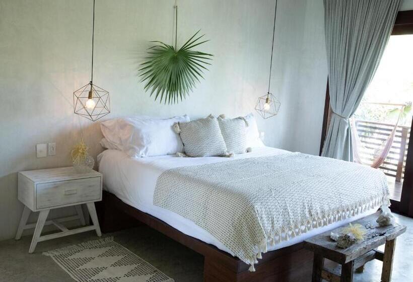 Deluxe Szoba Erkéllyel, Lula Seaside Boutique