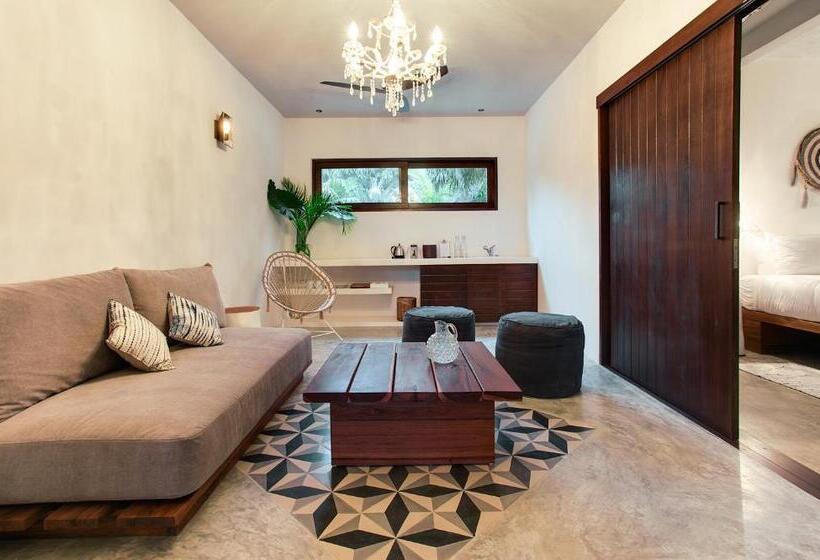 Lakosztály Erkéllyel, Lula Seaside Boutique