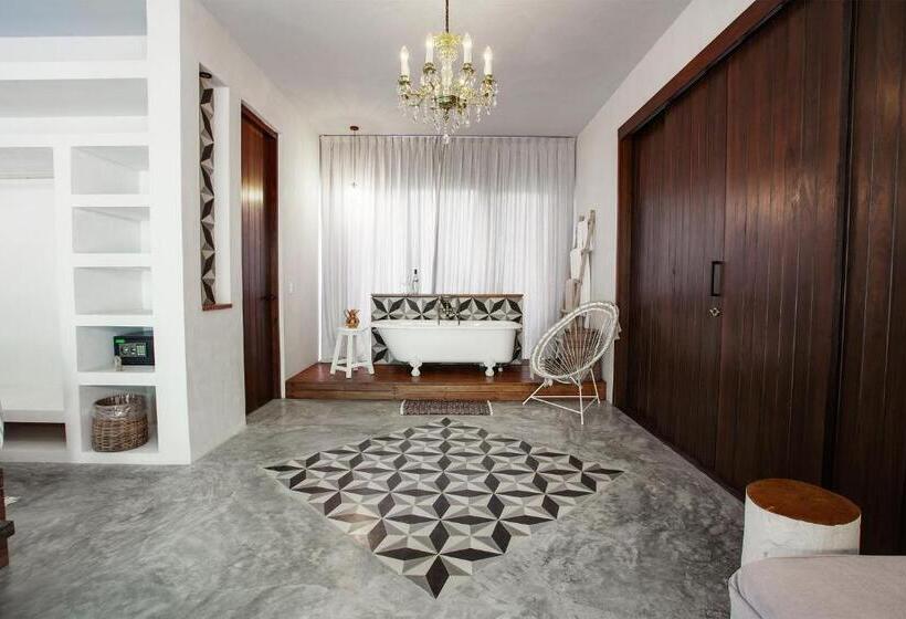 Deluxe Suite, Lula Seaside Boutique