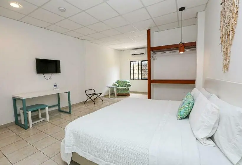 اتاق سوپریور با تخت بزرگ, & Suites Arges  Centro Chetumal