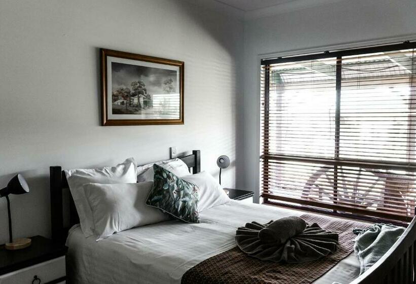 Номер Стандарт с Гидромассажем, The Bearded Dragon Boutique