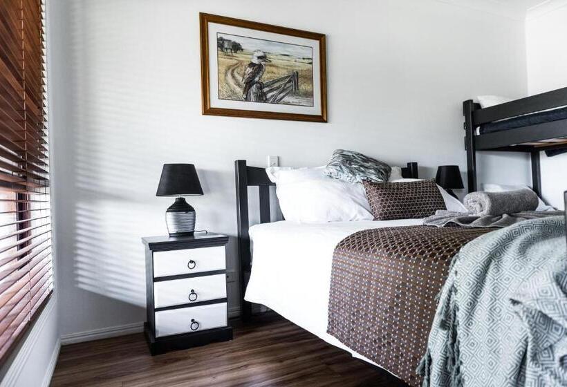 Семейный Номер, The Bearded Dragon Boutique