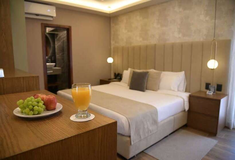 غرفة قياسية, Victoria