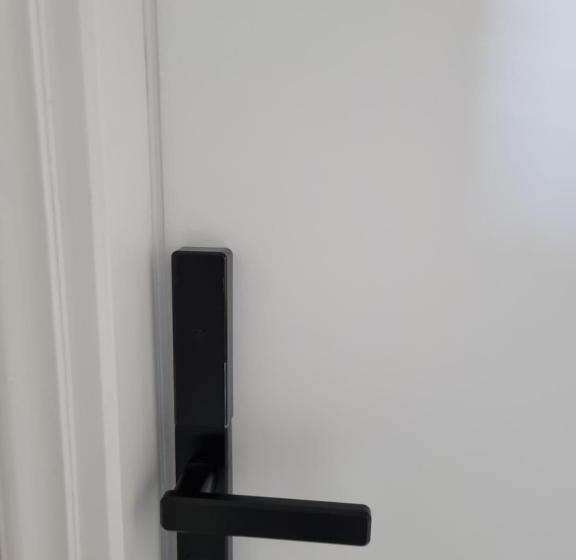 1 Sovrums Lägenhet med Balkong, Eloque Simple Living Space