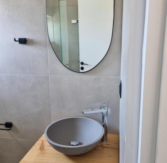 استودیوی استاندارد با چشمانداز دریا, Eloque Simple Living Space