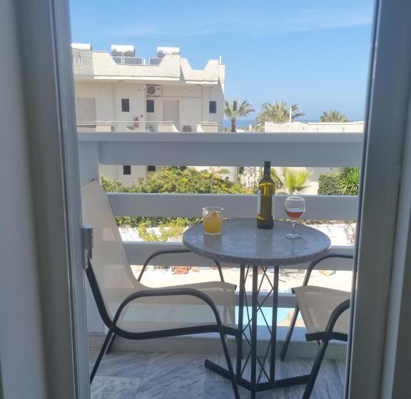 آپارتمان 2 خوابه, Eloque Simple Living Space