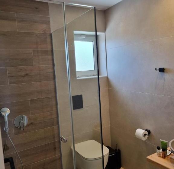 استودیوی لوکس, Eloque Simple Living Space