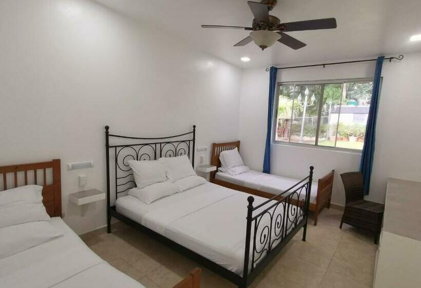 Семейный Номер, The Balboa Inn