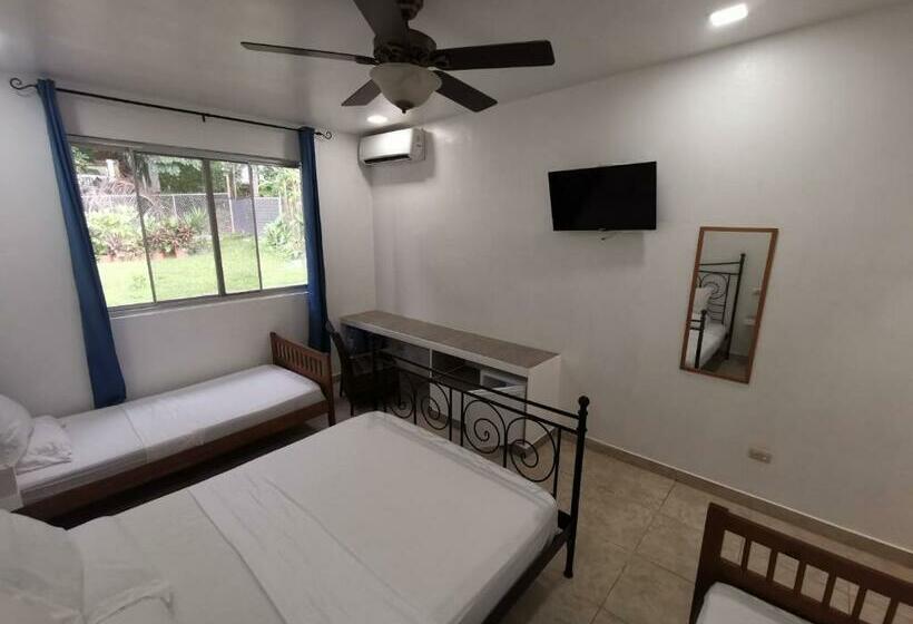 Семейный Номер, The Balboa Inn