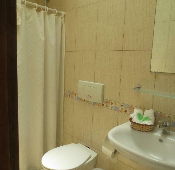 Семейный Номер, The Balboa Inn