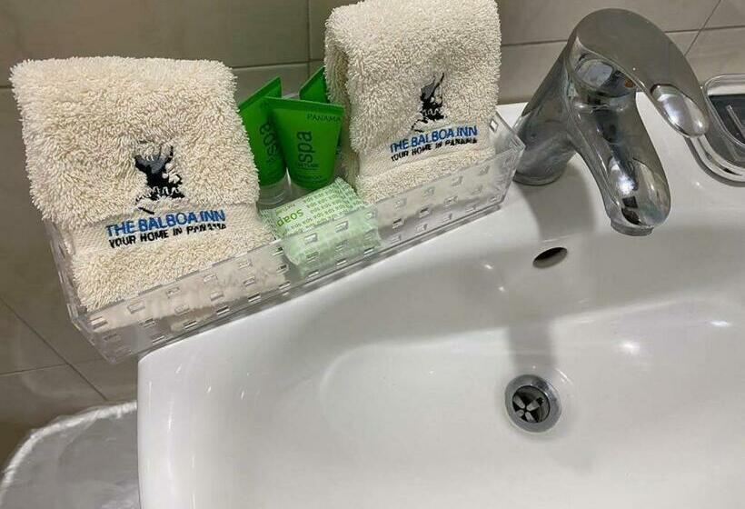 Трехместный Номер Deluxe, The Balboa Inn