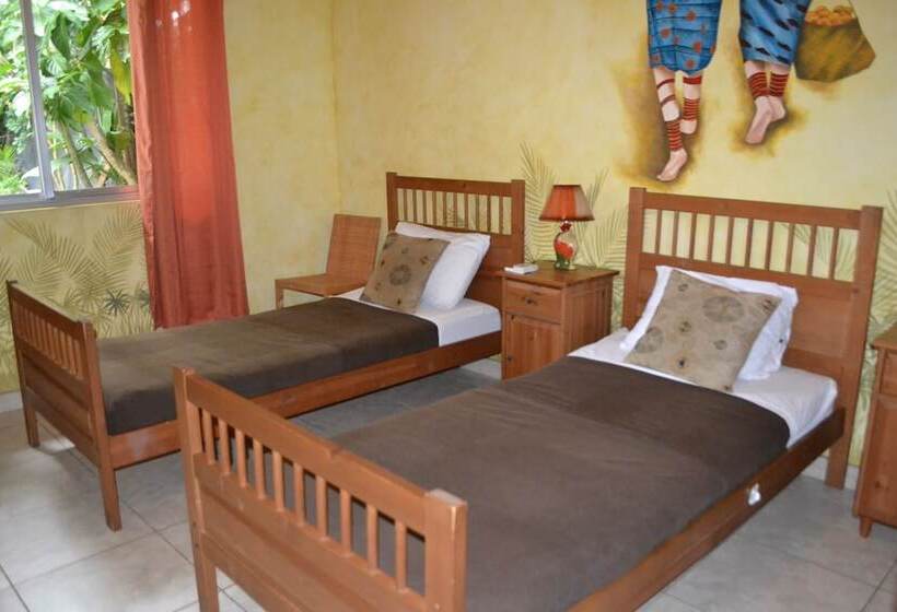 Семейный Номер, The Balboa Inn