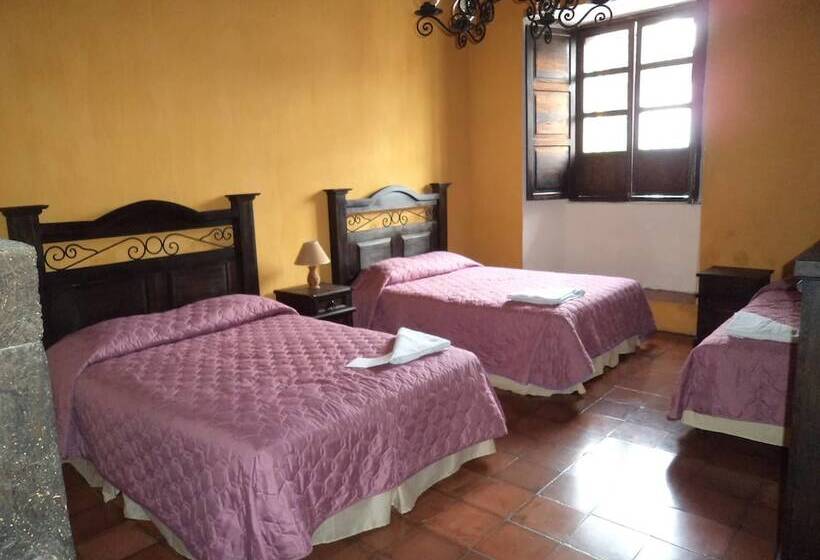 اتاق استاندارد سه نفره, Chez Juanca Hotel Cafe