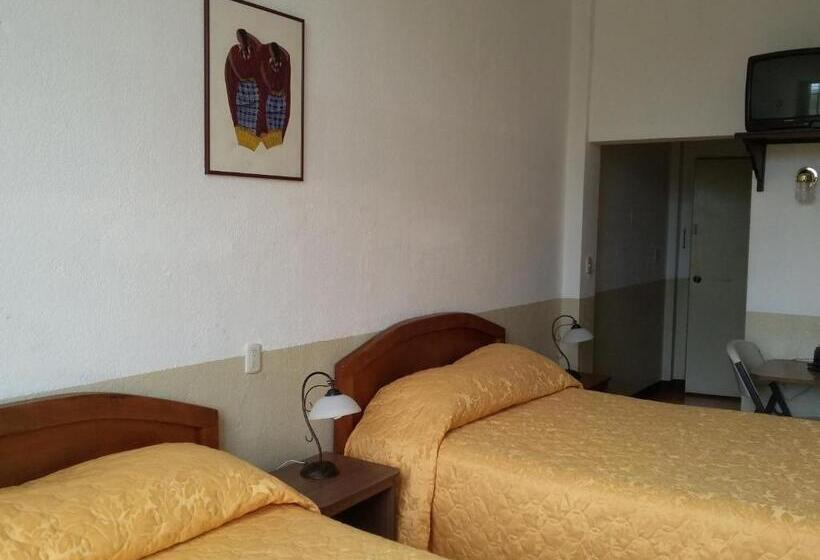 اتاق لوکس, Centenario