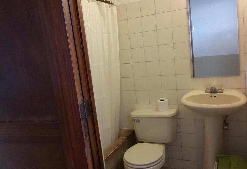 اتاق لوکس, Centenario