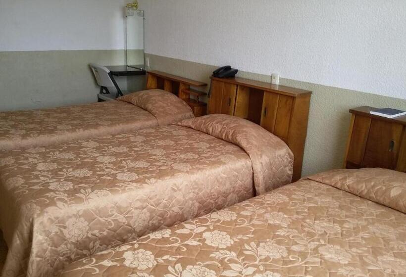 اتاق استاندارد سه نفره, Centenario