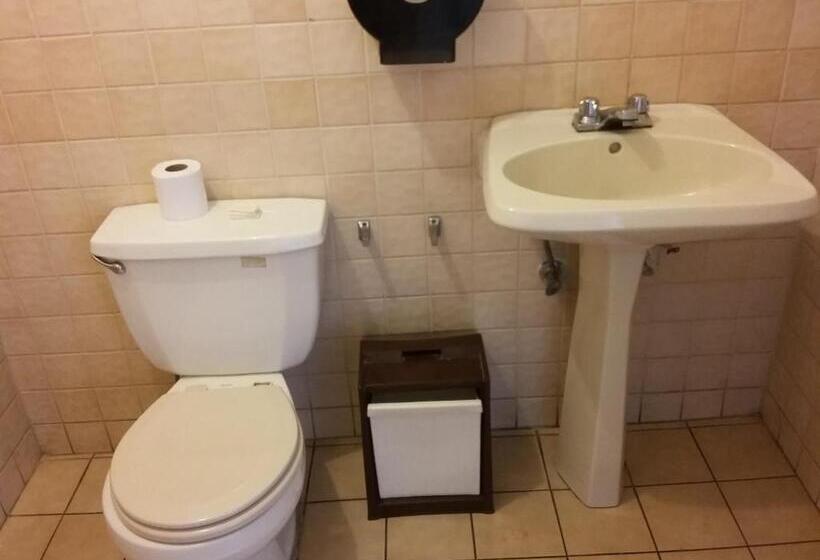 اتاق استاندارد سه نفره, Centenario