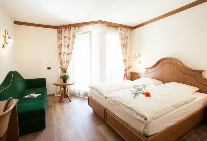 غرفة قياسية ثلاثية مزودة بشرفة, Comfort Erica Dolomiti Val D Adige