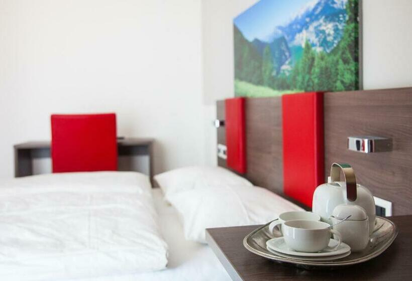 Трехместный Номер Стандарт с Балконом, Comfort Erica Dolomiti Val D Adige