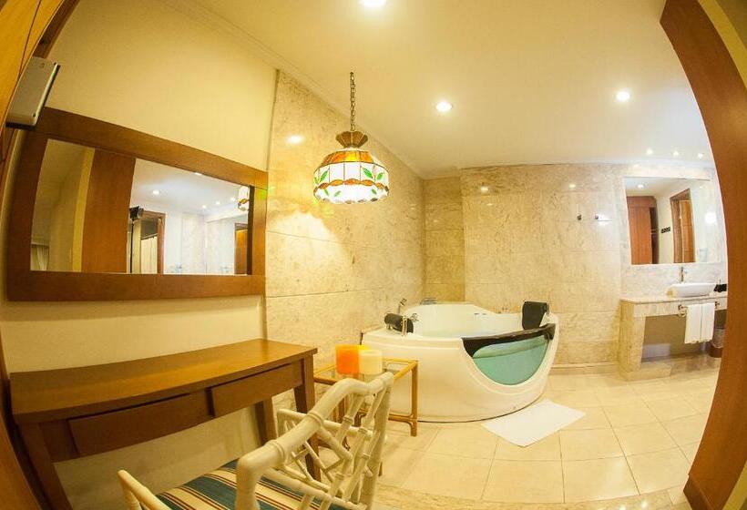 디럭스 스위트, Convair