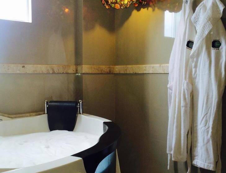 디럭스 주니어 스위트, Convair