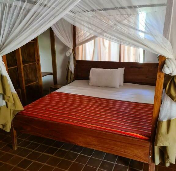 اتاق استاندارد, Honey Badger Lodge