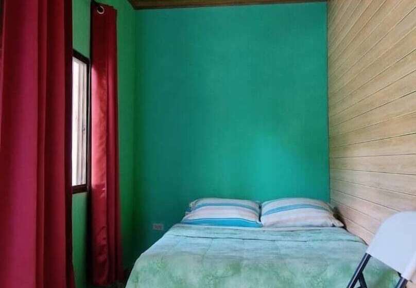 غرفة قياسية مطلّة علي النهر, Hostal Boquete