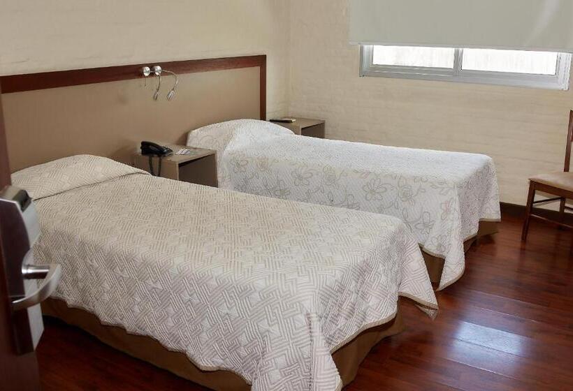 스탠다드 싱글 룸, Juana De Ibarbourou