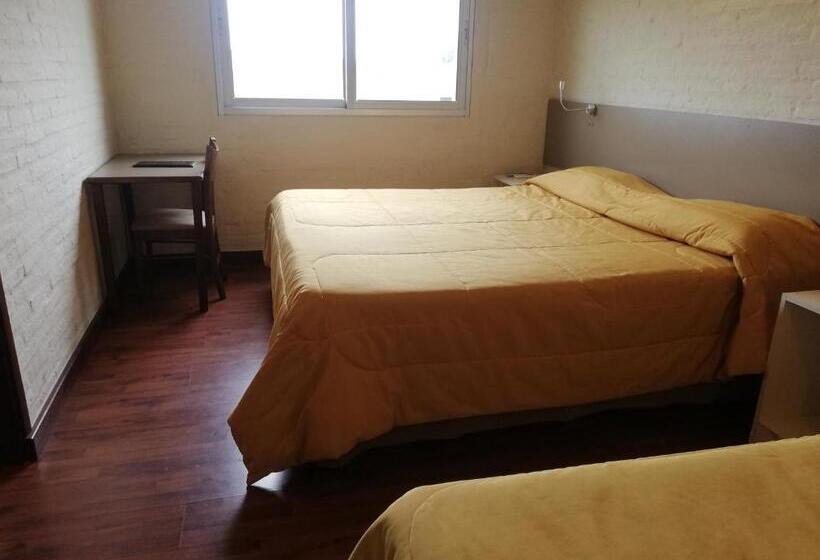 수피리어 트리플 룸, Juana De Ibarbourou