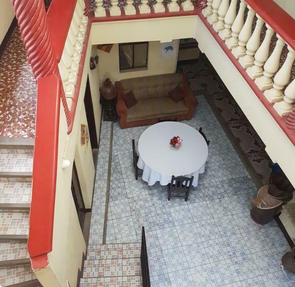 اتاق استاندارد چهار تخته, Los Angeles Panajachel