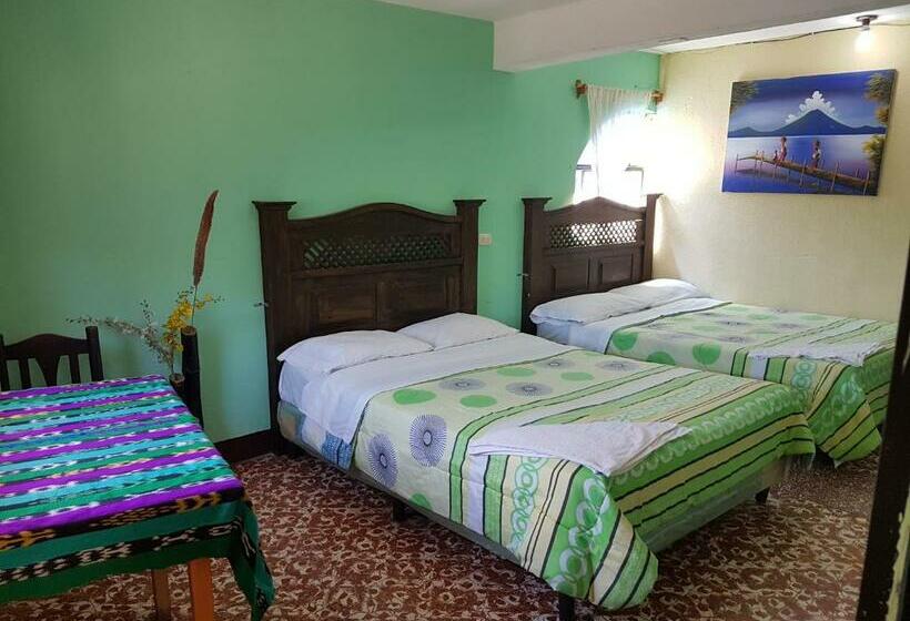 اتاق استاندارد چهار تخته, Los Angeles Panajachel