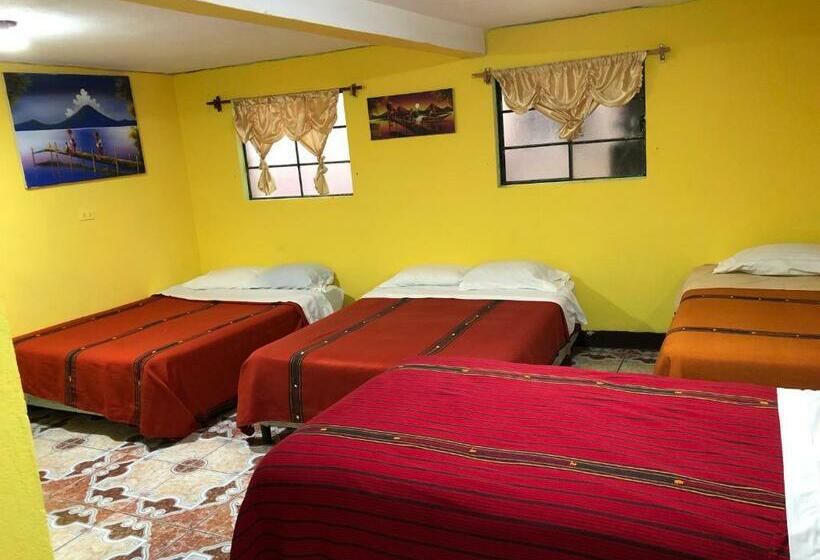 اتاق خانوادگی, Los Angeles Panajachel