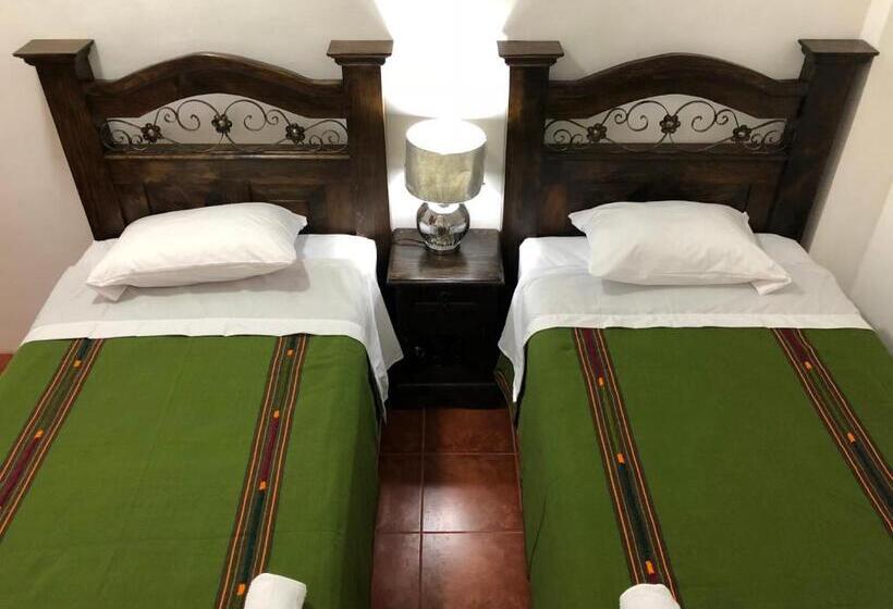 اتاق لوکس, Los Angeles Panajachel