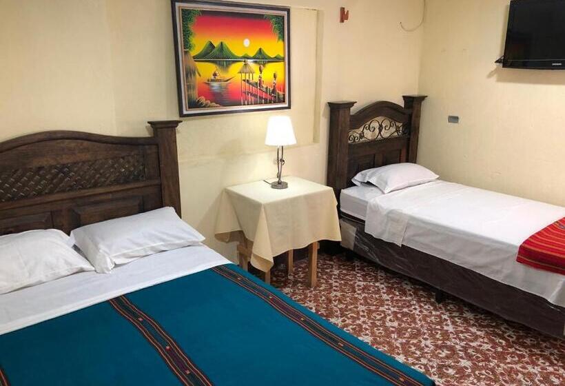 اتاق استاندارد سه نفره, Los Angeles Panajachel