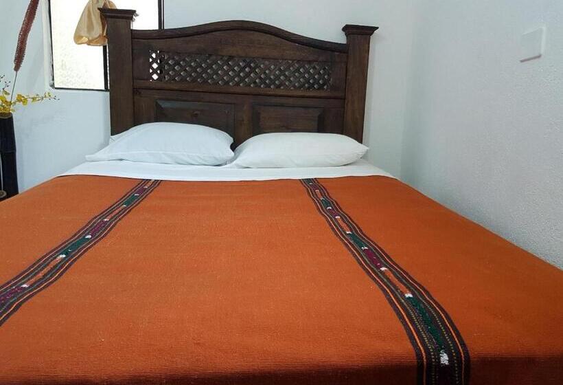 اتاق استاندارد سه نفره, Los Angeles Panajachel