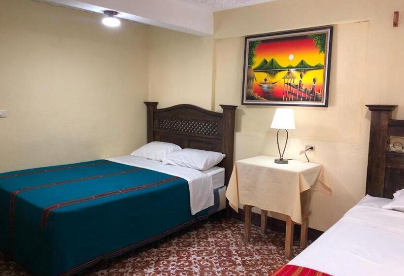 اتاق استاندارد سه نفره, Los Angeles Panajachel