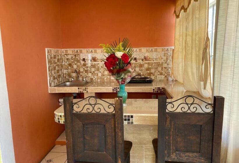 اتاق سوپریور سه تخته, Los Angeles Panajachel