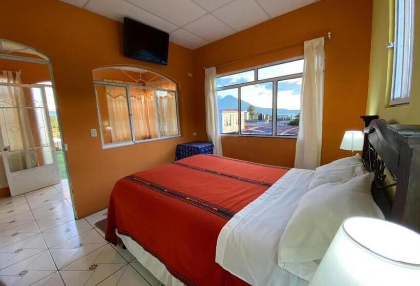 اتاق سوپریور سه تخته, Los Angeles Panajachel